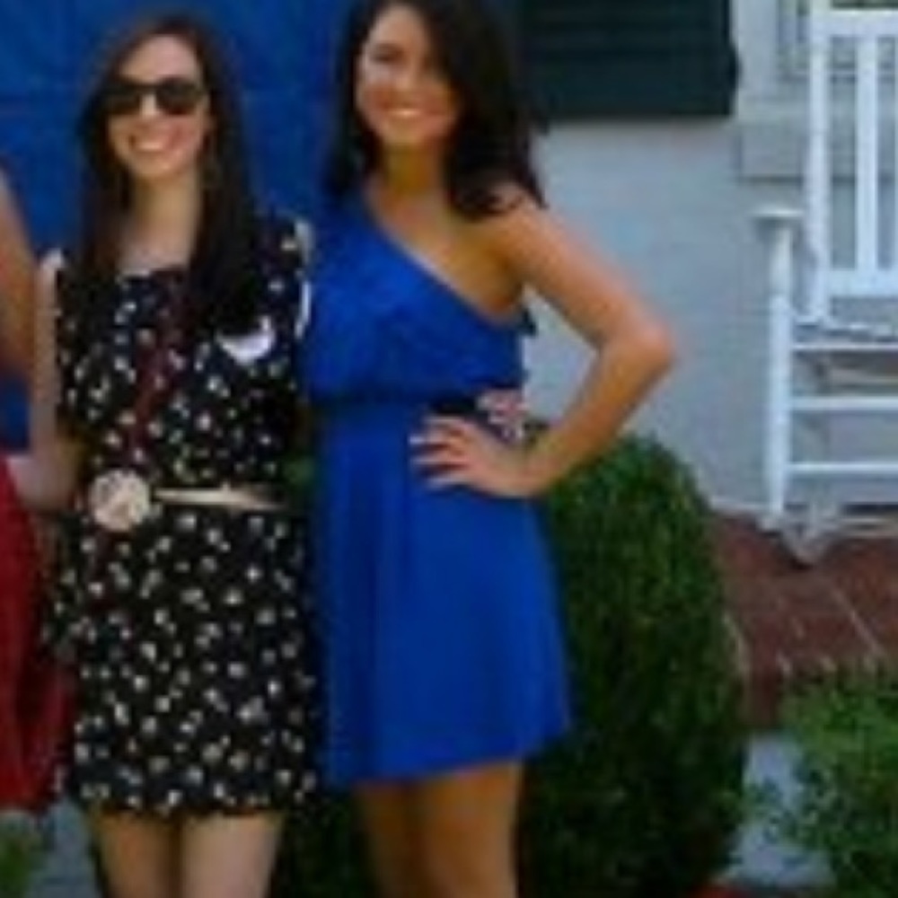 One shoulder dress